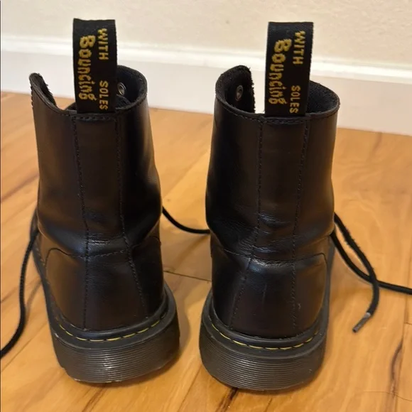 Black Leather Dr Martin Lace-Up Boots - Picture 3 of 9